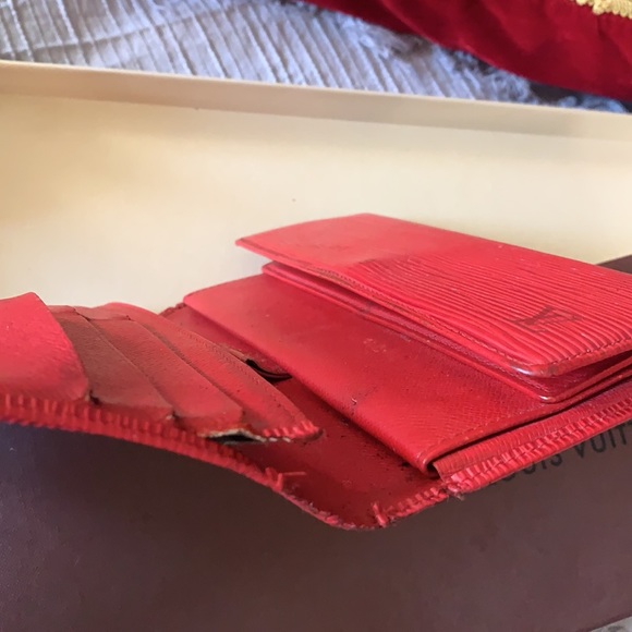 Authentic Louis Vuitton red epi wallet - Picture 15 of 16